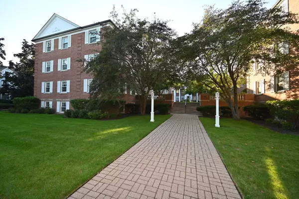 1402 HINMAN AVE #2, Evanston, IL 60201