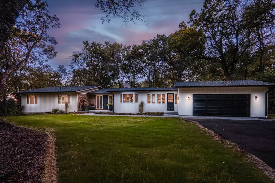 40w709 Grand Monde DR, Elburn, IL 60119