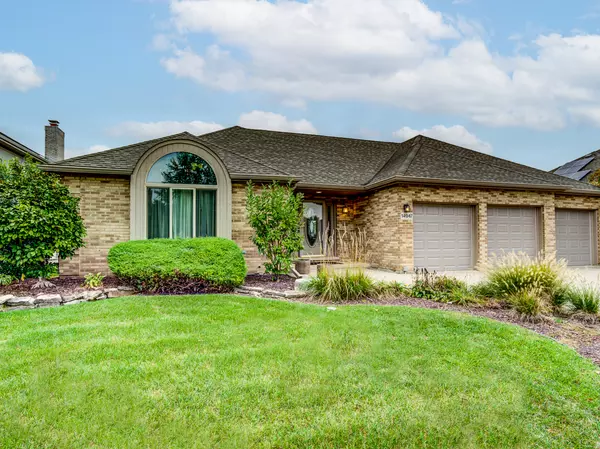 Oak Forest, IL 60452,14947 Landings LN