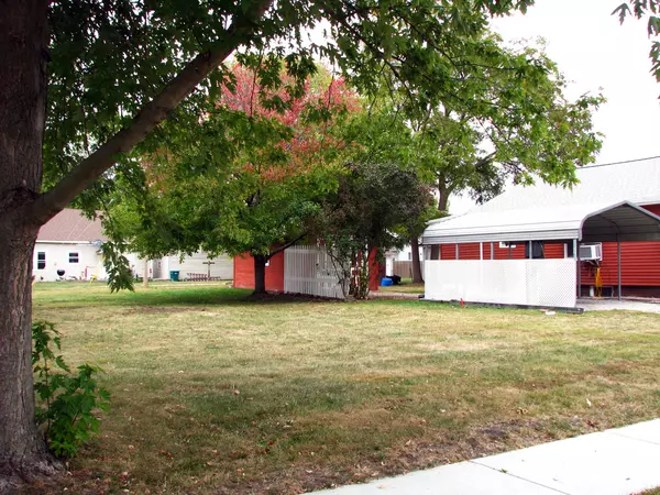 Tuscola, IL 61953,202 E Pembroke ST