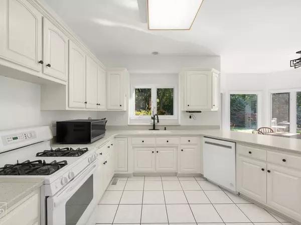 Downers Grove, IL 60516,9S211 Graceland ST