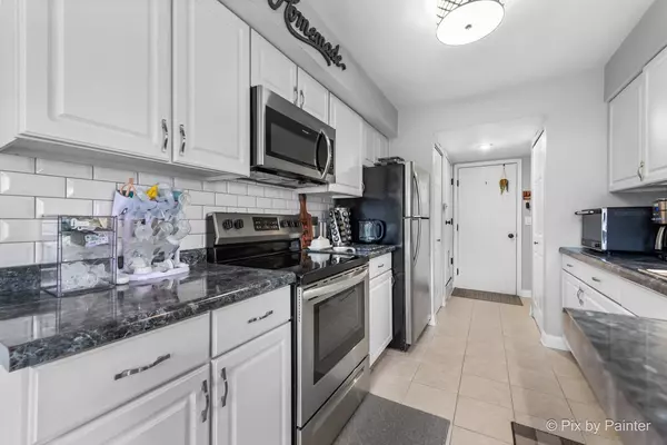 Palatine, IL 60067,1056 N Knollwood DR