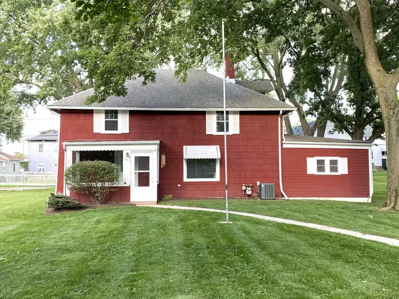 255 Oak ST, Hampshire, IL 60140