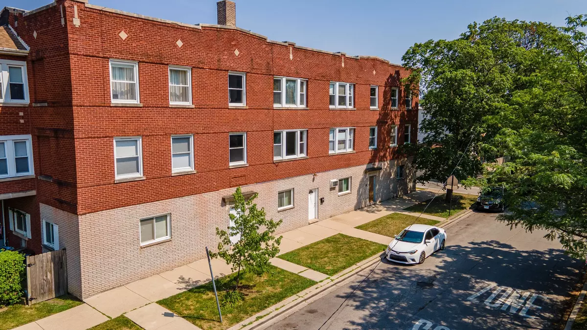 Chicago, IL 60641,4215 N Lockwood AVE #6