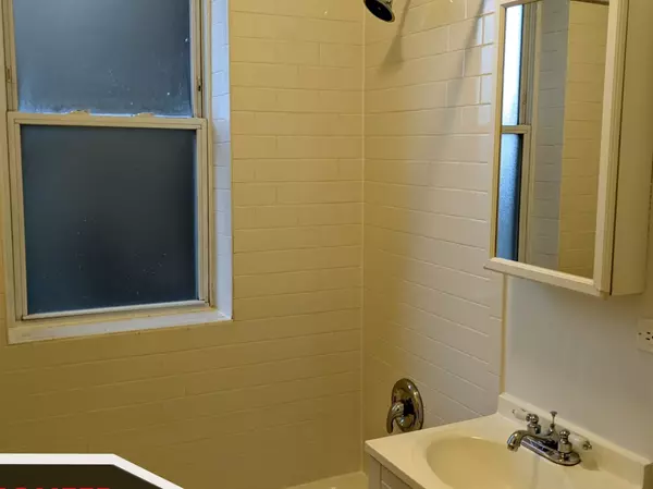 Chicago, IL 60647,2600 N Kimball AVE #406