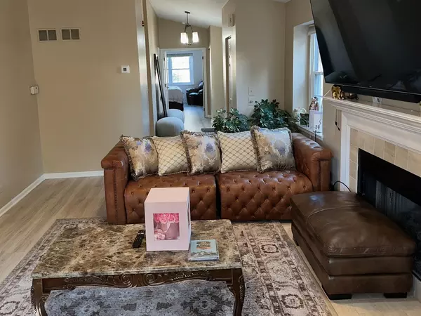 Buffalo Grove, IL 60089,393 BENTLEY PL