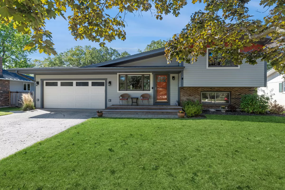Lindenhurst, IL 60046,422 NORTHGATE RD
