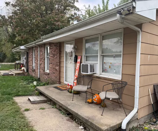 Farmer City, IL 61842,101 W Richardson ST