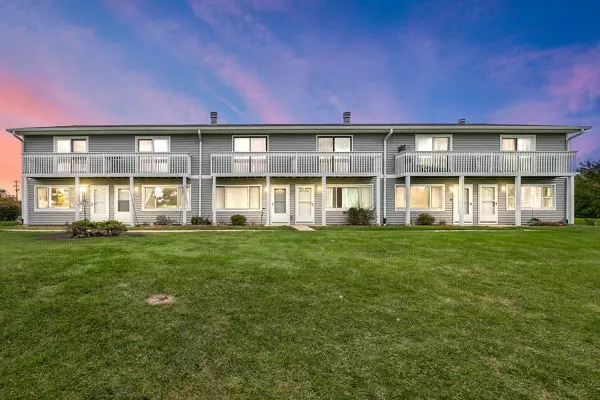 17438 W Walnut LN, Gurnee, IL 60031
