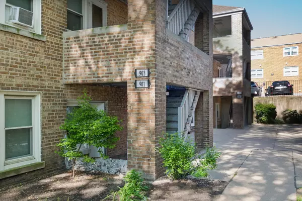 Evanston, IL 60202,901 Austin ST #2