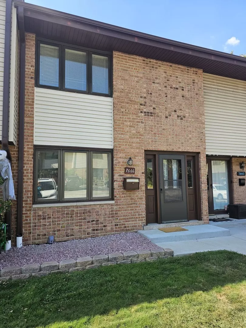Justice, IL 60458,7666 S 88th CT