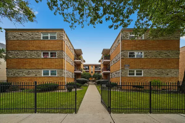 Chicago, IL 60641,4337 N Kedvale AVE #2E