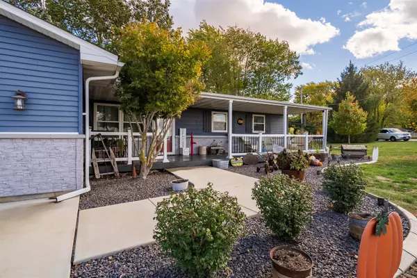 Mahomet, IL 61853,808 S SPRINGLAKE RD