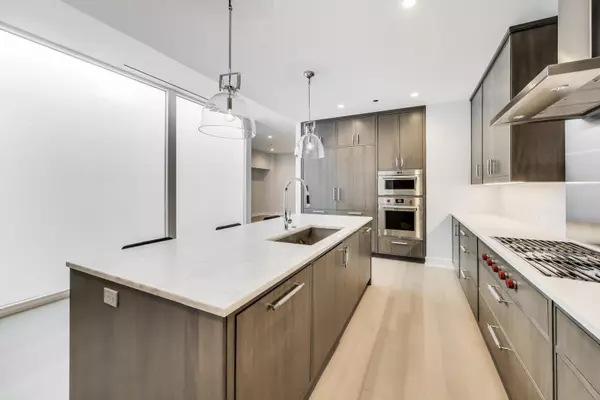 Chicago, IL 60610,1550 N Clark ST #604