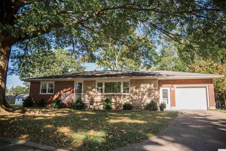 921 Santa Maria, Quincy, IL 62301