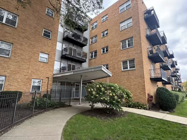 2501 W Bryn Mawr AVE #201, Chicago, IL 60659