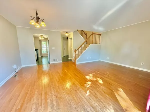 Geneva, IL 60134,924 Britta LN