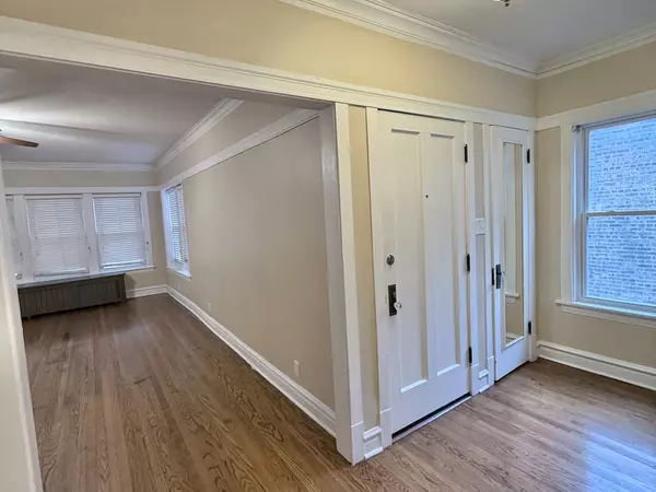 Oak Park, IL 60304,140 S Austin BLVD #2