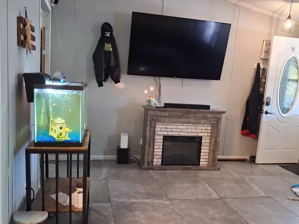 Manteno, IL 60950,173 Austin CT