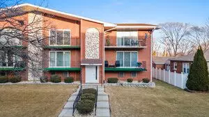 Oak Lawn, IL 60453,9609 S KOMENSKY AVE #204
