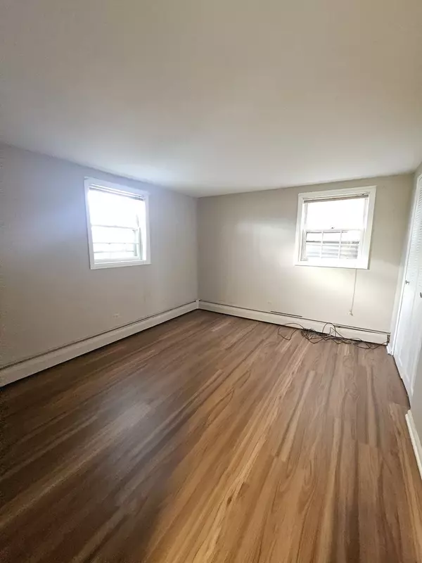 Elgin, IL 60123,33 N Jane DR #5