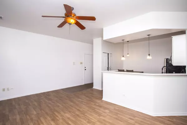 Chicago, IL 60638,5417 S Melvina AVE #102