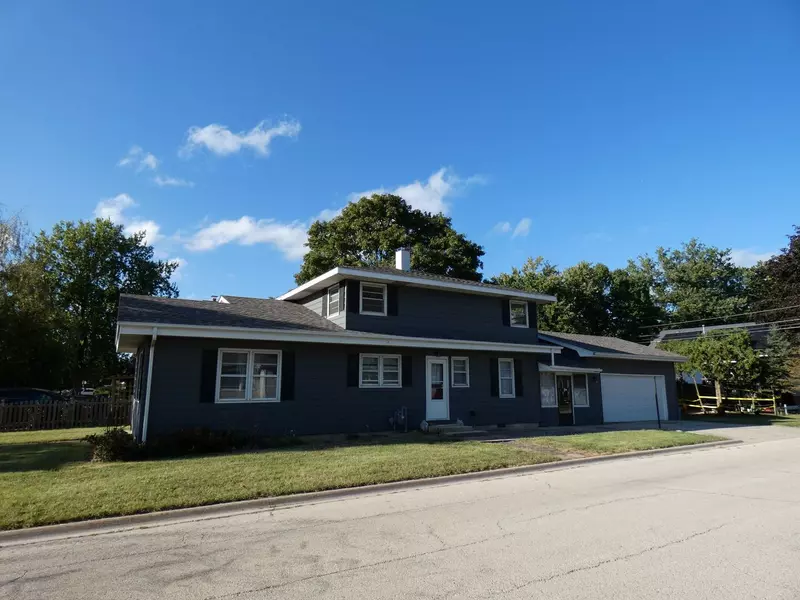 2300 Greengold ST, Crest Hill, IL 60403