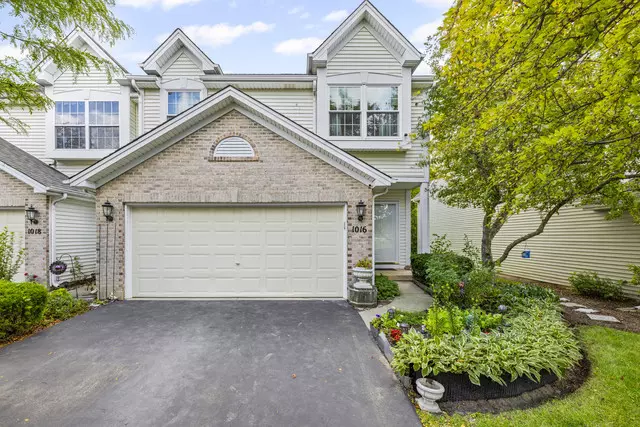 1016 Viewpoint DR, Lake In The Hills, IL 60156