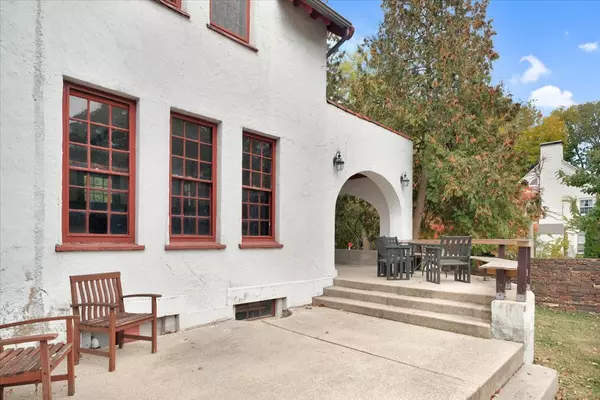 Urbana, IL 61801,801 W Oregon ST