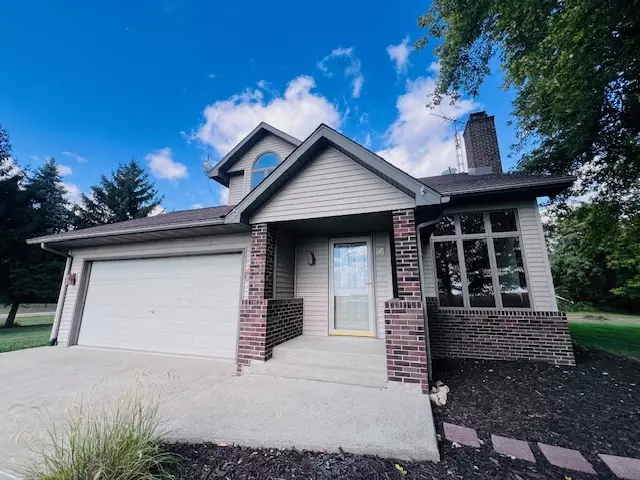 Weldon, IL 61882,7705 Lakewood RD