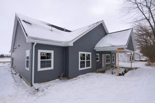 Urbana, IL 61802,1913 S Stone Creek BLVD