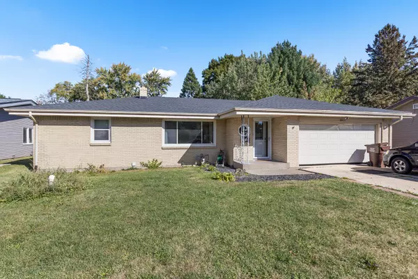4012 Highcrest RD, Rockford, IL 61107