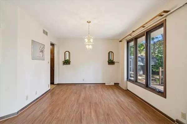 Rockford, IL 61109,3329 Halverson CT