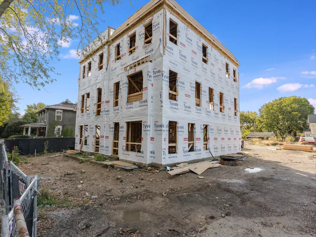 Naperville, IL 60540,326 4th ST