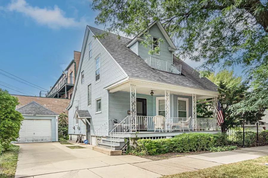 4744 N Kilbourn AVE, Chicago, IL 60630