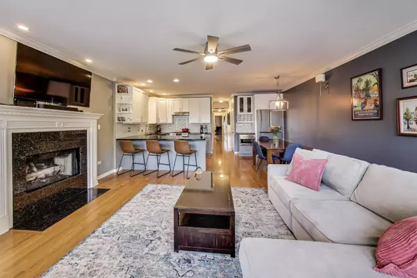 Chicago, IL 60622,1012 N Wood ST #2