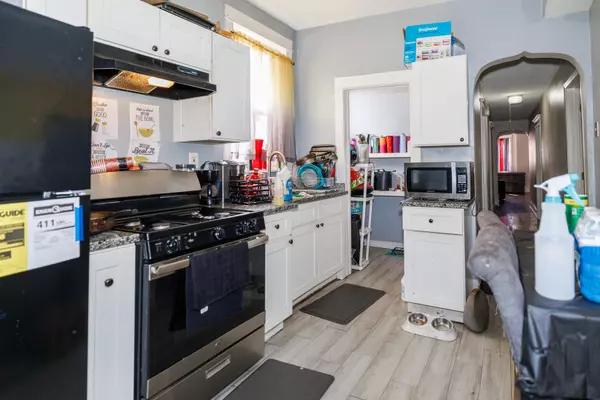 Chicago, IL 60624,3624 W Lexington ST