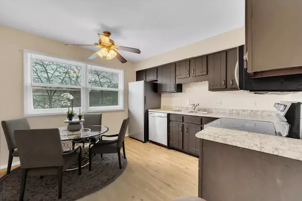 Matteson, IL 60443,4032 216th ST #1E