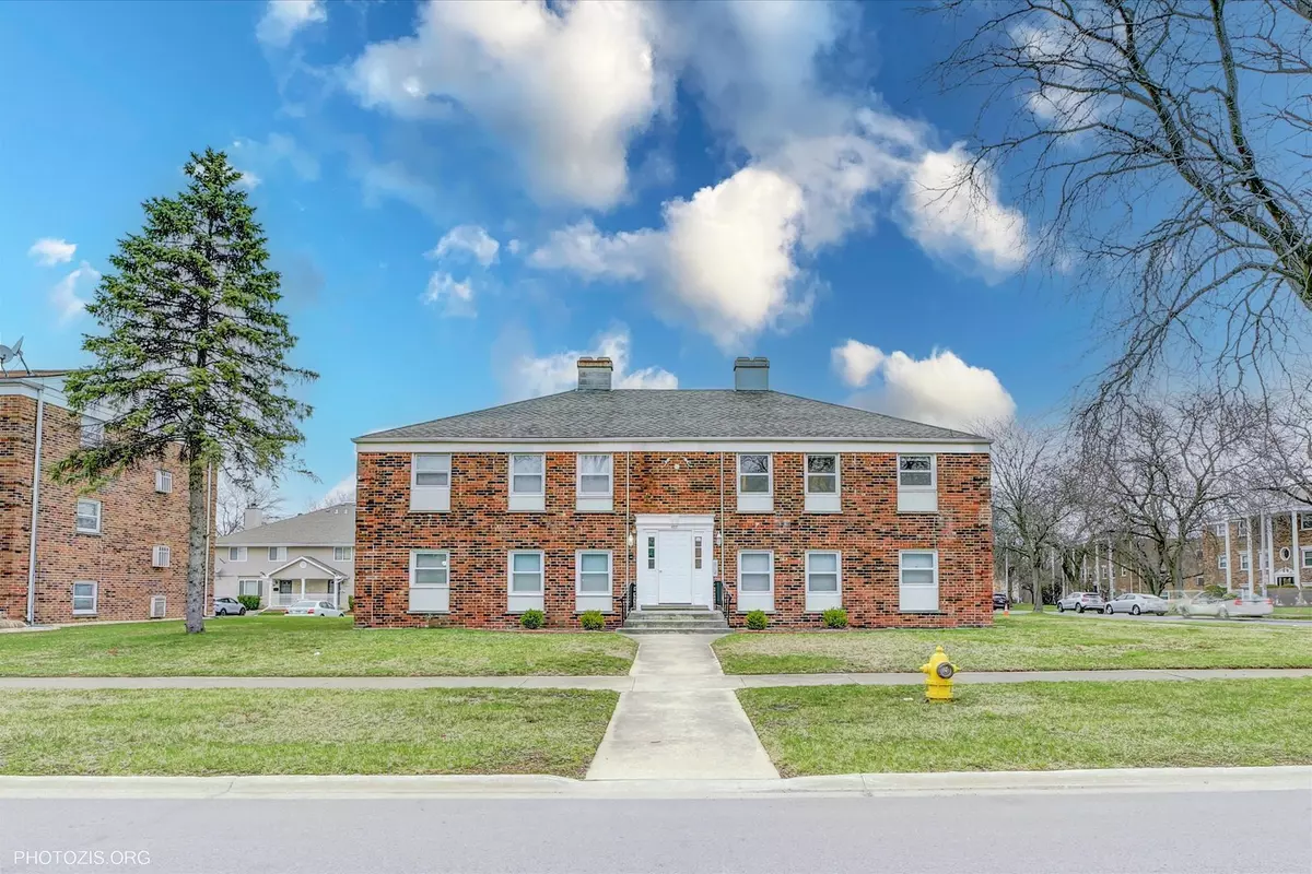 Matteson, IL 60443,4032 216th ST #1E