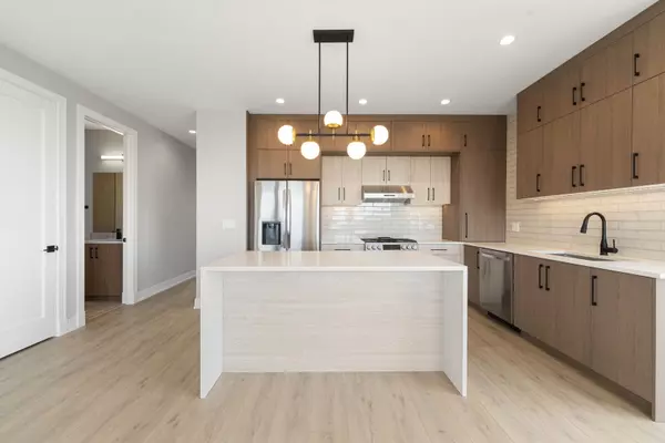 Chicago, IL 60612,2355 W Flournoy ST #401