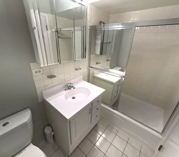 Chicago, IL 60660,6325 N Sheridan RD #2003