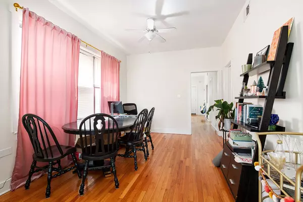 Chicago, IL 60647,Address not disclosed