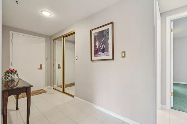 Naperville, IL 60563,1105 N Mill ST #224