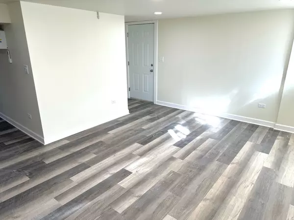 Westchester, IL 60154,10350 Milford ST #G2