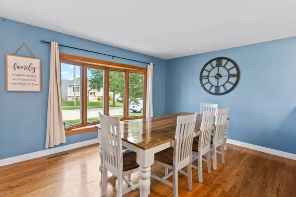 Oak Forest, IL 60452,5823 Stuart LN