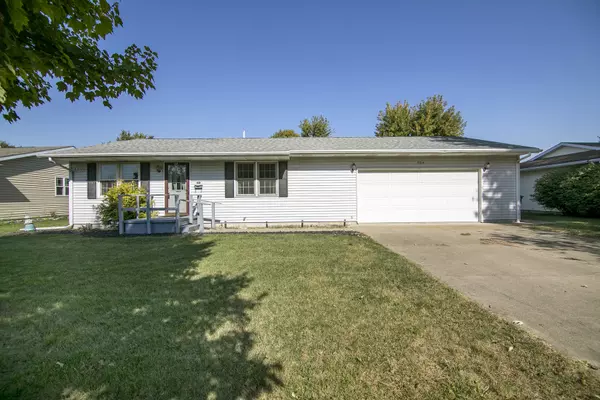 704 E Ash ST, Watseka, IL 60970