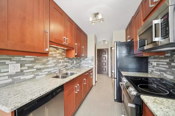 Mount Prospect, IL 60056,1400 N Elmhurst RD #302