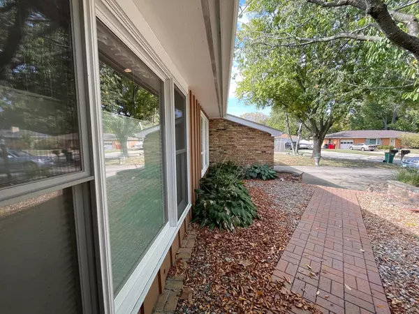 Champaign, IL 61821,7 Mcdonald CT