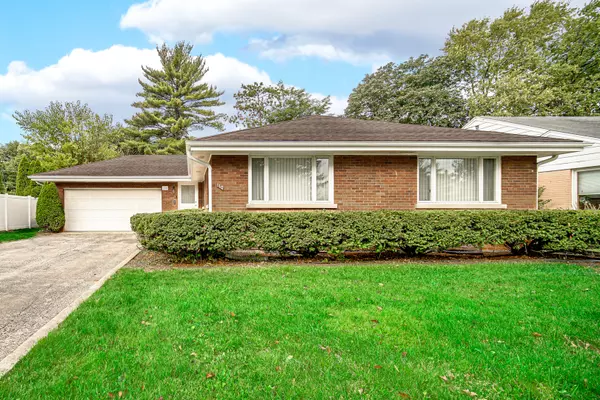 110 S Mount Prospect RD, Mount Prospect, IL 60056