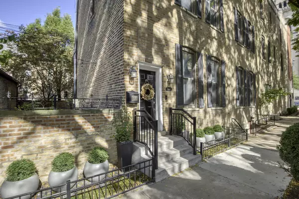 Chicago, IL 60614,1408 W Belden AVE #1R